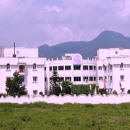 Hotel Sai International Rayagada Bagian luar foto